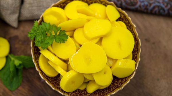 طرز تهیه ترشی موسیر با موسیر تازه؛ بدون تلخی به روش سنتی طرز تهیه ترشی موسیر با موسیر تازه؛ بدون تلخی به روش سنتی